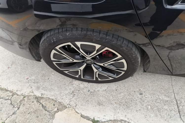 Used Audi A5L Sportback 2026 TFSI 150kW Premium quattro Model Right Rear Wheel Hub