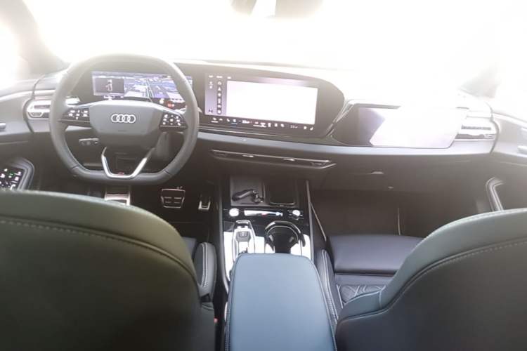 Used Audi A5L Sportback 2026 TFSI quattro 200kW Flagship Zhiyao Model Center Console