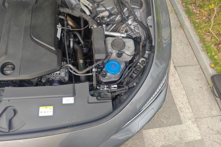 Used Audi A5L Sportback 2026 TFSI 150kW Smart Leading quattro Edition Engine Bay Left
