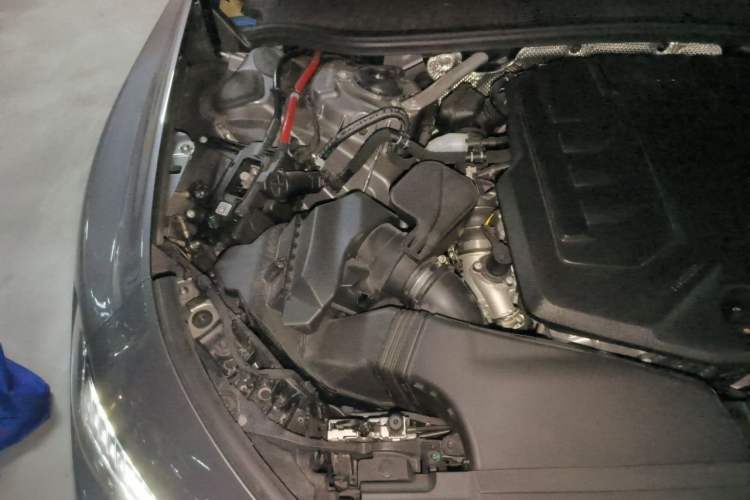 Used Audi A5L Sportback 2026 TFSI quattro 150kW First-Limited Edition Engine Bay Right