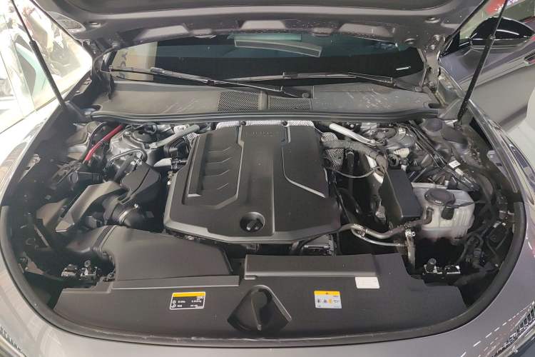 Used Audi A5L Sportback 2026 TFSI quattro 150kW First-Limited Edition Engine Bay