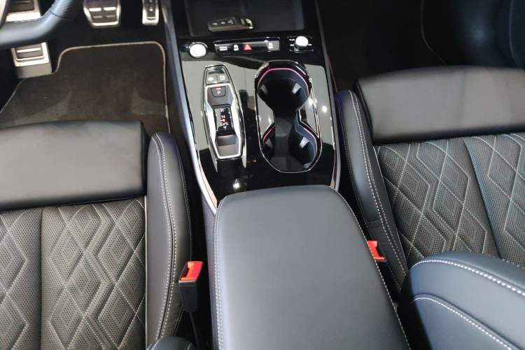 Used Audi A5L Sportback 2026 TFSI 150kW Premium quattro Model Gear Lever