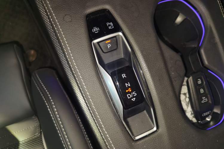 Used Audi A5L Sportback 2026 TFSI 150kW Luxury Edition Gear Lever