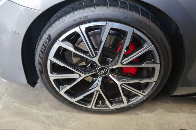 Used Audi A5L Sportback 2026 TFSI 150kW Premium quattro Model Left Front Wheel Hub