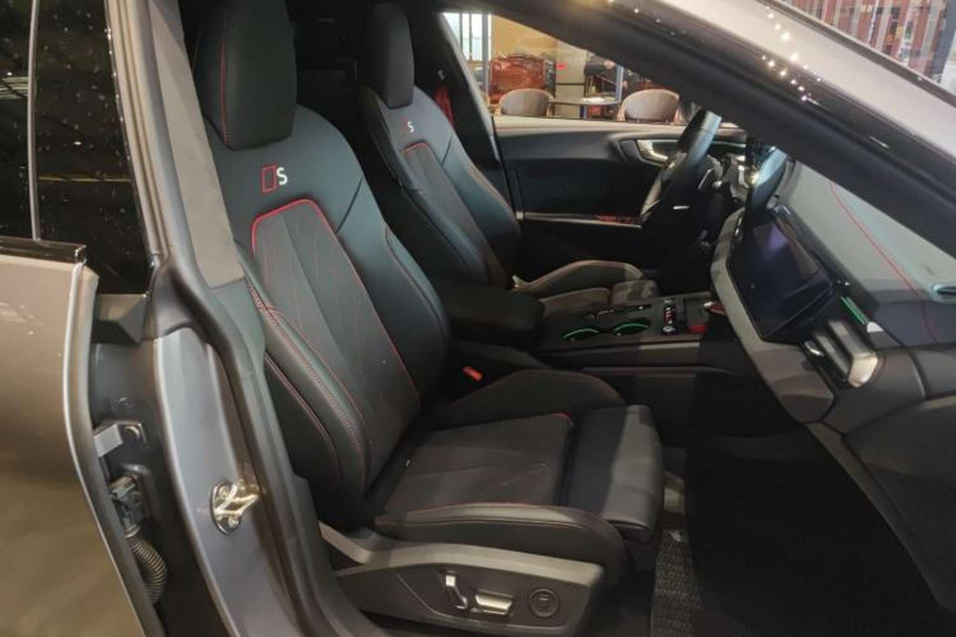 Used Audi A5L Sportback 2026 TFSI quattro 150kW First-Limited Edition Right Front Seat