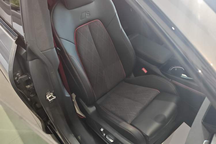 Used Audi A5L Sportback 2026 TFSI 150kW Premium quattro Model Right Front Seat