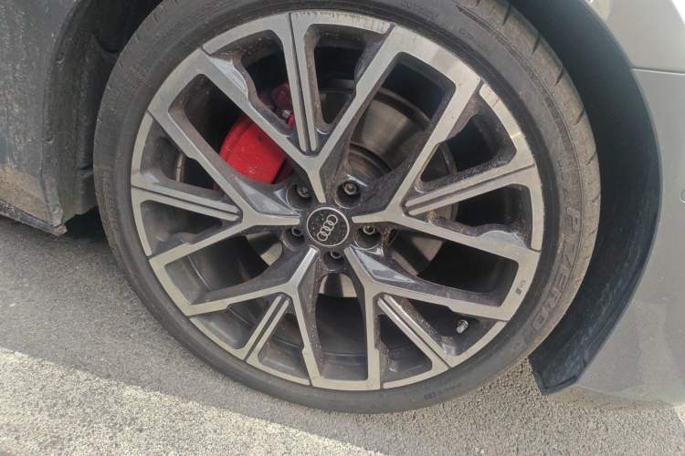 Used Audi A5L Sportback 2026 TFSI 150kW Smart Leading quattro Edition Right Front Wheel Hub