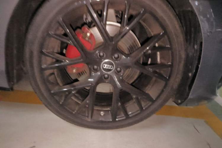 Used Audi A5L Sportback 2026 TFSI quattro 150kW First-Limited Edition Right Front Wheel Hub