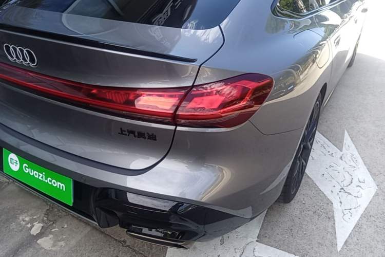 Used Audi A5L Sportback 2026 TFSI quattro 200kW Flagship Zhiyao Model Right Rear Taillight