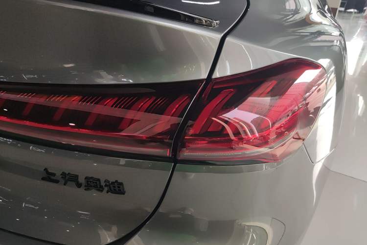 Used Audi A5L Sportback 2026 TFSI quattro 150kW First-Limited Edition Right Rear Taillight
