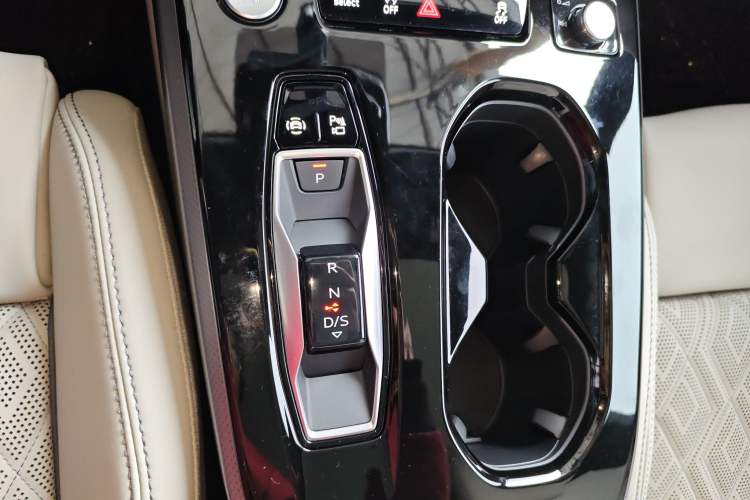 Used Audi A5L Sportback 2026 TFSI 150kW Premium quattro Model Gear Lever