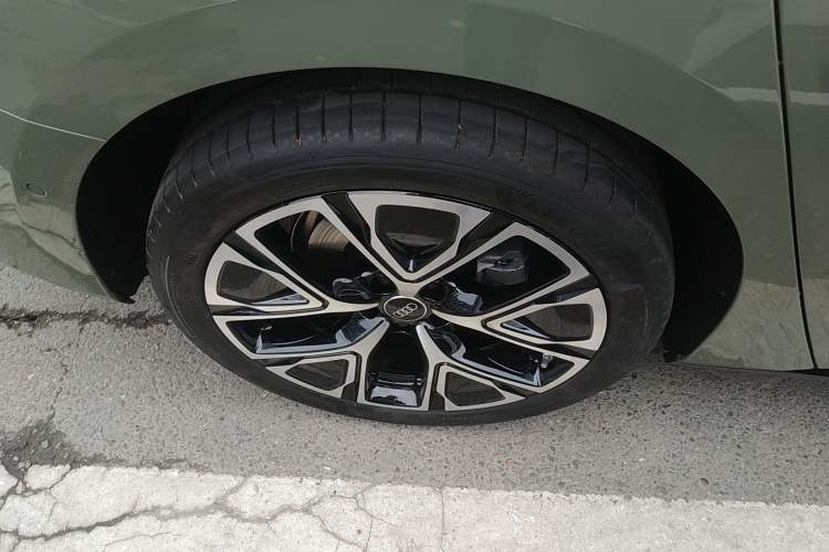 Used Audi A5L Sportback 2026 TFSI 150kW Smart Leading Edition Right Rear Wheel Hub