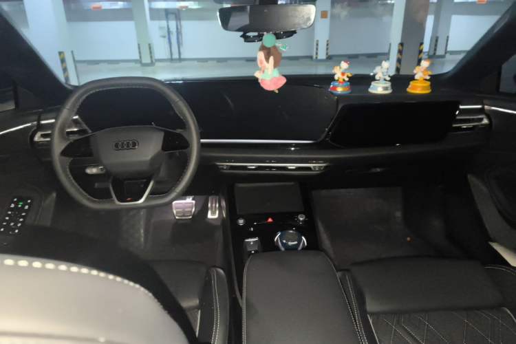 Used Audi A5L Sportback 2026 TFSI 150kW Smart Leading quattro Edition Center Console