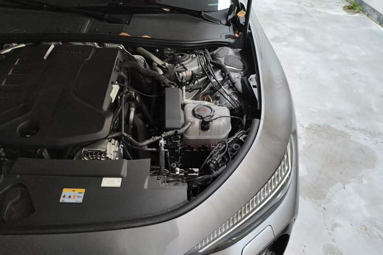 Used Audi A5L Sportback 2026 TFSI 150kW Premium quattro Model Engine Bay Left