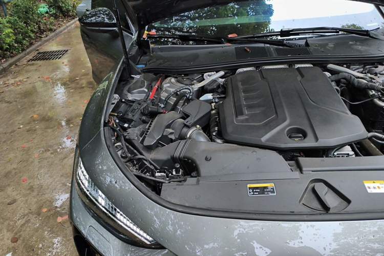Used Audi A5L Sportback 2026 TFSI quattro 150kW First-Limited Edition Engine Bay Right