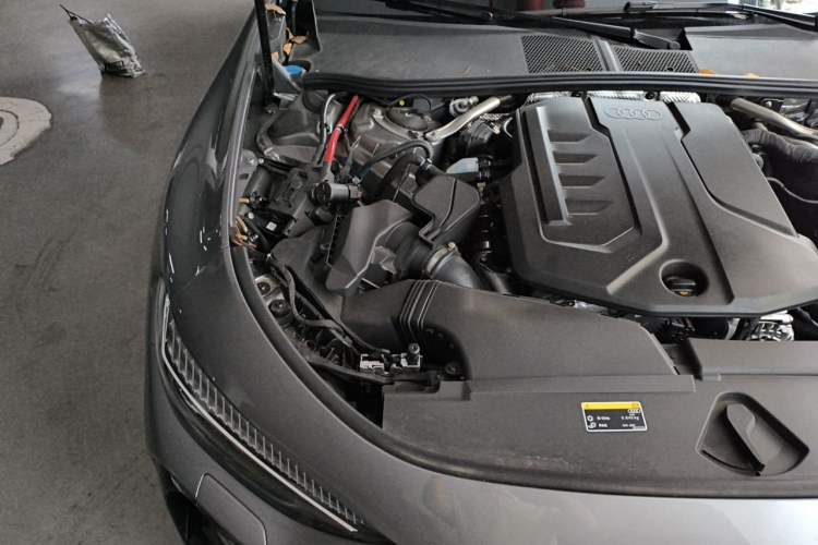 Used Audi A5L Sportback 2026 TFSI 150kW Premium quattro Model Engine Bay Right