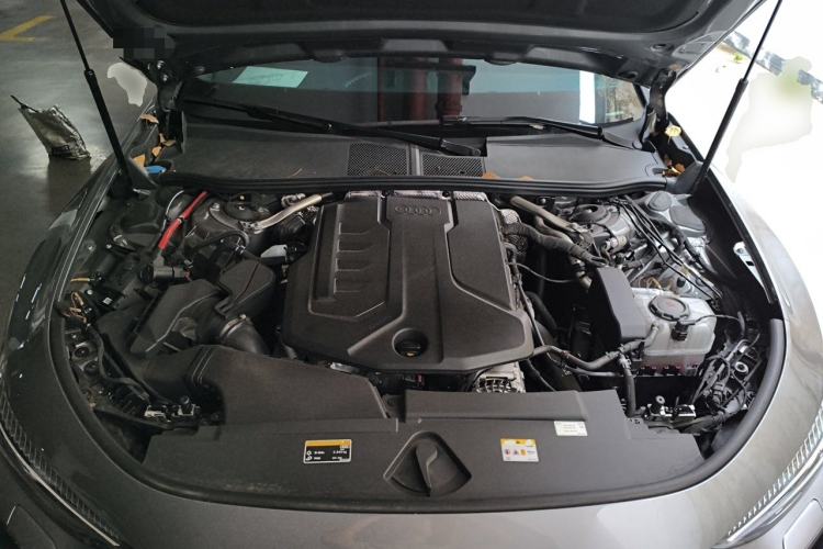 Used Audi A5L Sportback 2026 TFSI 150kW Premium quattro Model Engine Bay