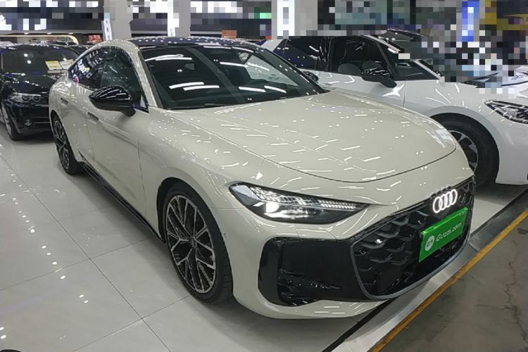 Used Audi A5L Sportback 2026 TFSI 150kW Premium quattro Model Front Right 45 Deg