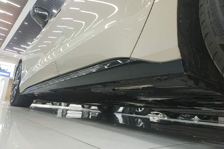 Used Audi A5L Sportback 2026 TFSI 150kW Premium quattro Model Left Side Sill