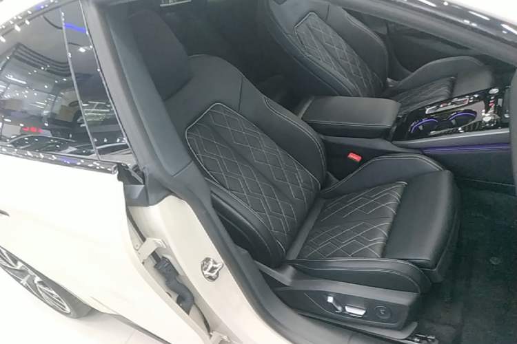 Used Audi A5L Sportback 2026 TFSI 150kW Premium quattro Model Right Front Seat