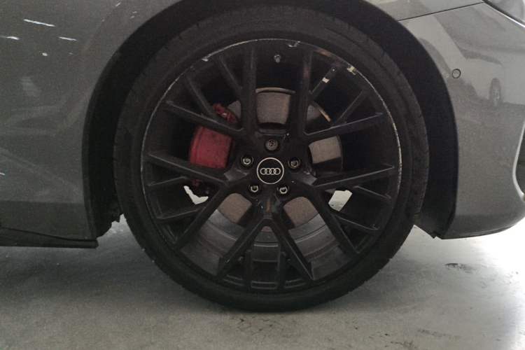 Used Audi A5L Sportback 2026 TFSI 150kW Premium quattro Model Right Front Wheel Hub