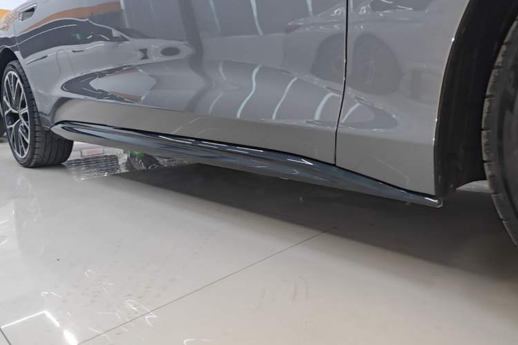 Used Audi A5L Sportback 2026 TFSI 150kW Luxury Edition Right Side Sill