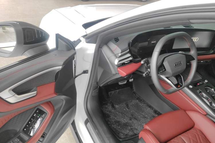 Used Audi A5L Sportback 2026 TFSI 150kW Premium quattro Model Driver Seat