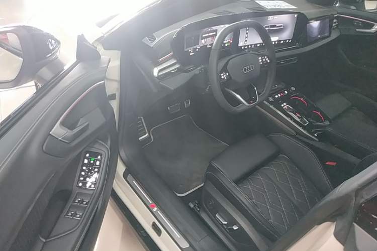 Used Audi A5L Sportback 2026 TFSI 150kW Premium quattro Model Driver Seat