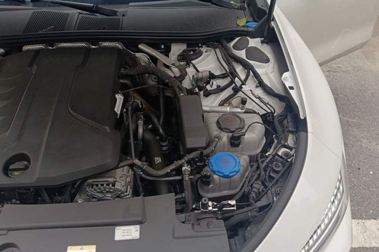 Used Audi A5L Sportback 2026 TFSI 150kW Smart Leading quattro Edition Engine Bay Left