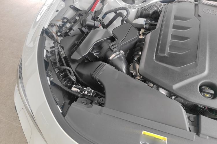 Used Audi A5L Sportback 2026 TFSI 150kW Premium quattro Model Engine Bay Right