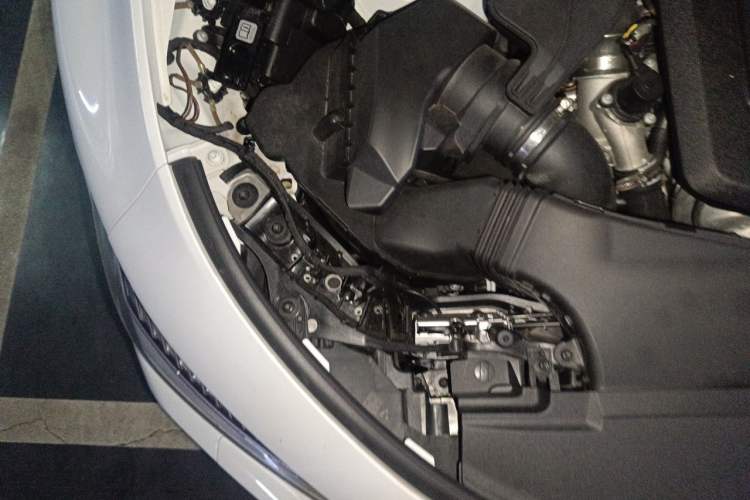 Used Audi A5L Sportback 2026 TFSI 150kW Luxury Edition Engine Bay Right