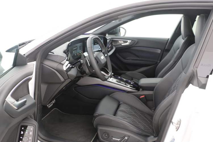 Used Audi A5L Sportback 2026 TFSI 150kW Smart Leading quattro Edition Left Front Seat