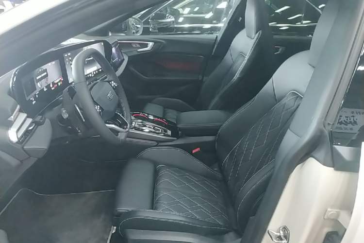 Used Audi A5L Sportback 2026 TFSI 150kW Premium quattro Model Left Front Seat