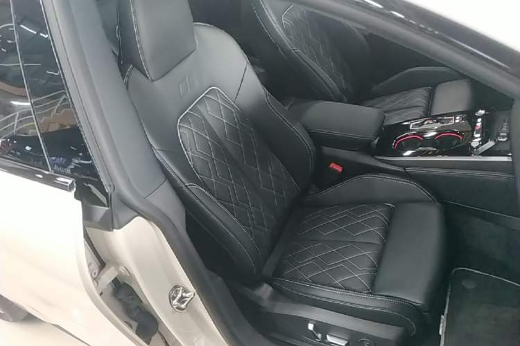 Used Audi A5L Sportback 2026 TFSI 150kW Premium quattro Model Right Front Seat