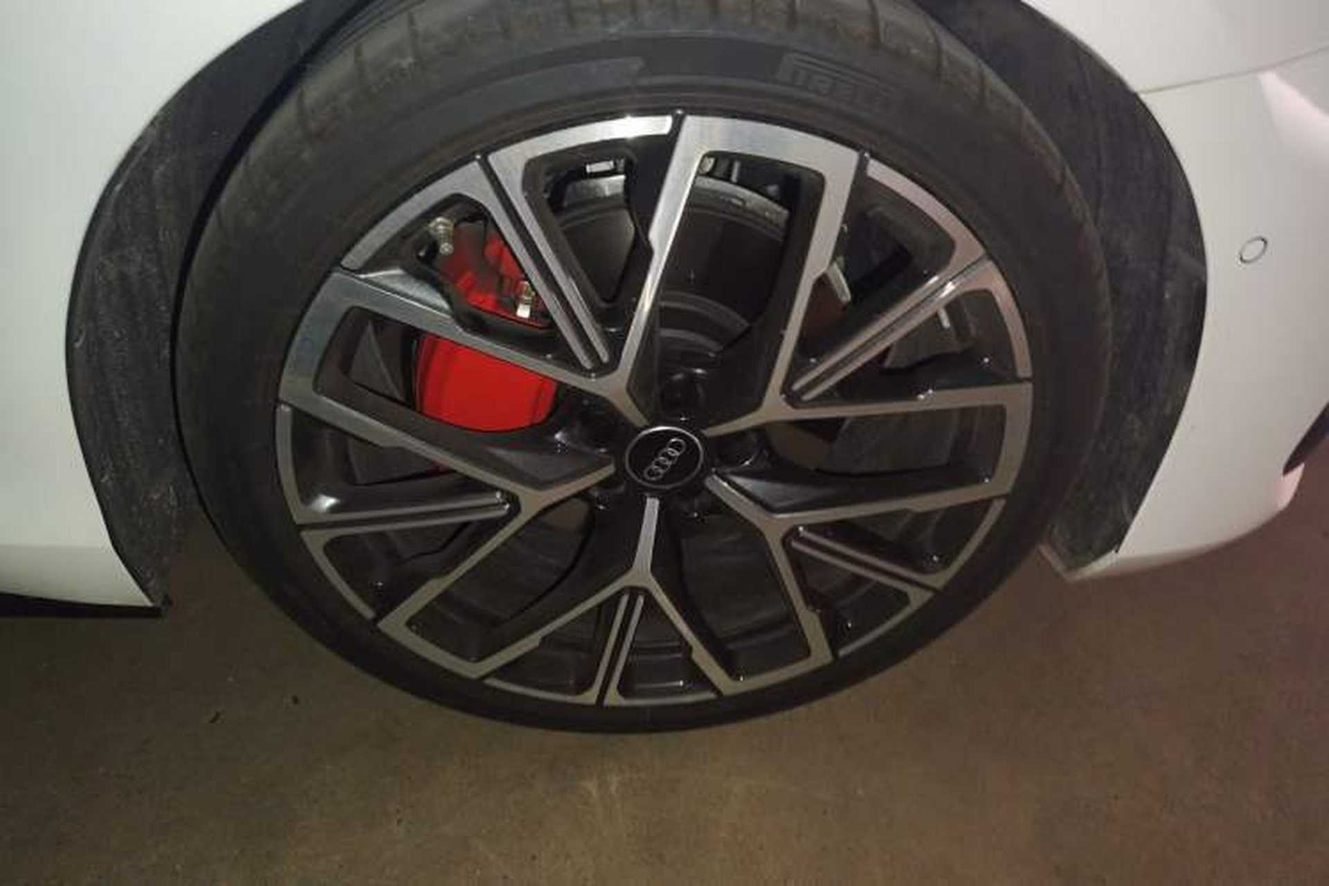 Used Audi A5L Sportback 2026 TFSI 150kW Smart Leading quattro Edition Right Front Wheel Hub