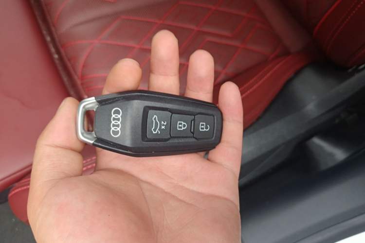 Used Audi A5L Sportback 2026 TFSI 150kW Smart Leading quattro Edition Vehicle Key