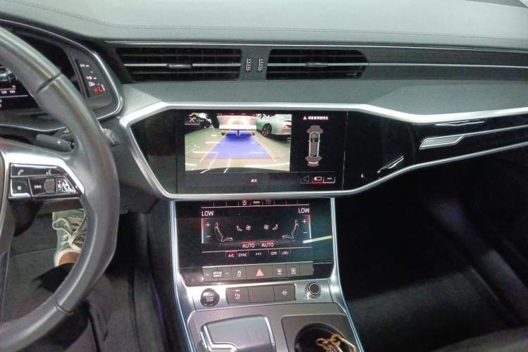Used Audi A6 2021 Avant Avant-garde 45 TFSI Prestige Dynamic Edition Audio And AC Panel