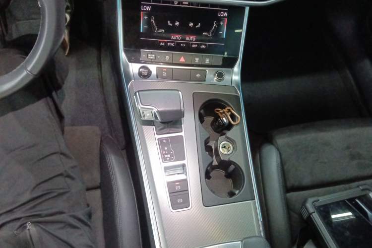 Used Audi A6 2021 Avant Avant-garde 45 TFSI Prestige Dynamic Edition Gear Lever