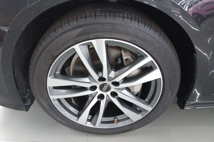 Used Audi A6 2021 Avant Avant-garde 45 TFSI Prestige Dynamic Edition Left Front Wheel Hub