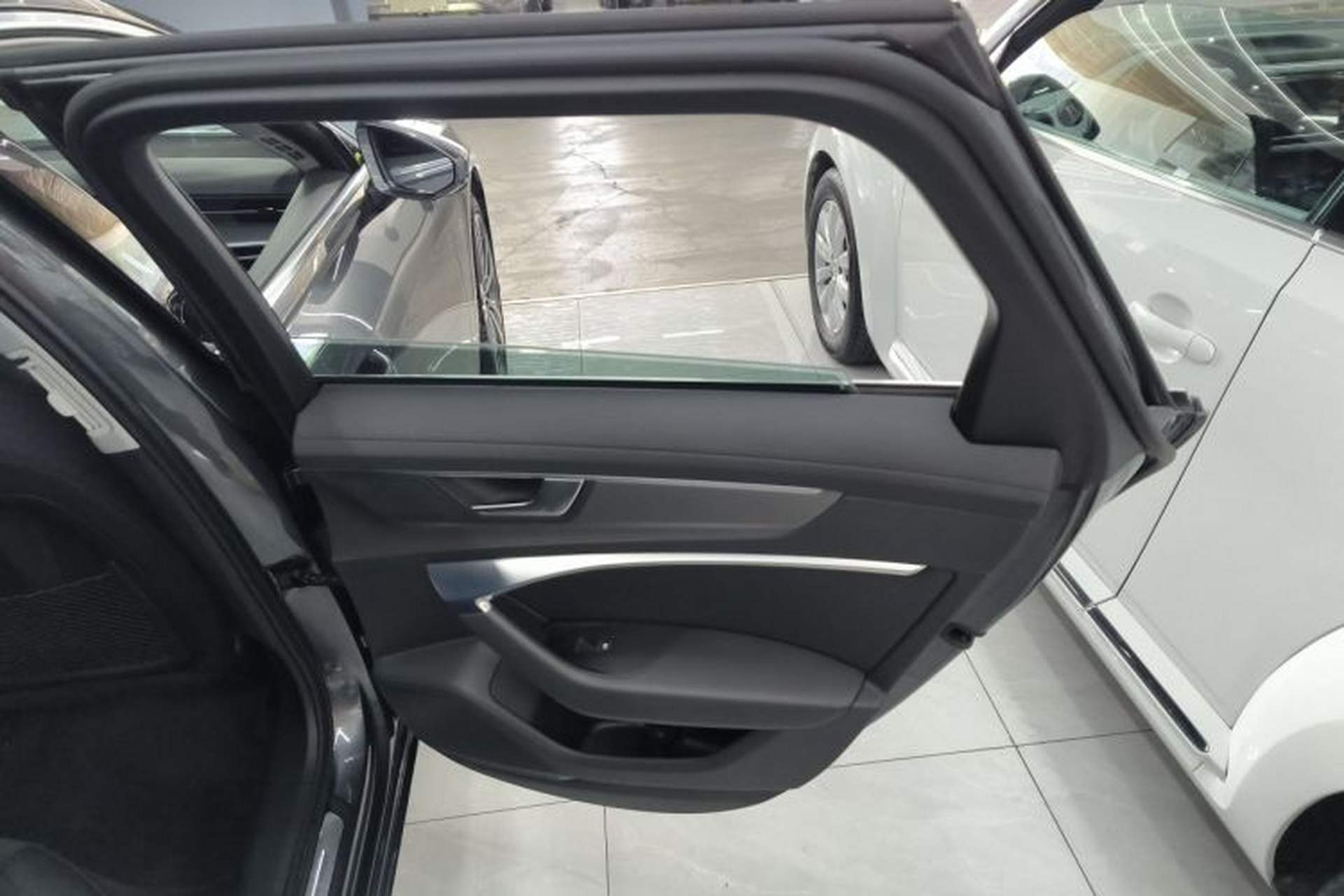 Used Audi A6 2021 Avant Avant-garde 45 TFSI Prestige Dynamic Edition Interior 6
