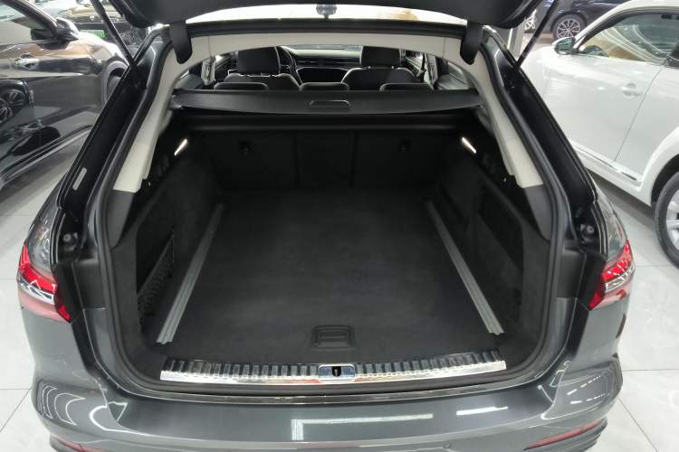 Used Audi A6 2021 Avant Avant-garde 45 TFSI Prestige Dynamic Edition Trunk