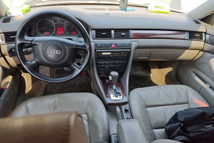 Used Audi A6 2004 2.8L Luxury Edition Center Console