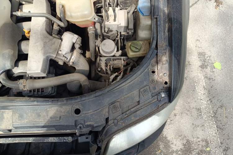 Used Audi A6 2004 1.8T automatic base model Engine Bay Left
