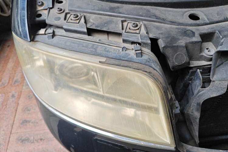 Used Audi A6 2004 2.4L automatic base version Right Front Headlight
