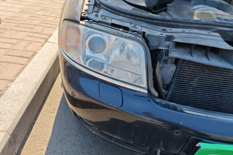 Used Audi A6 2004 2.8L Luxury Edition Right Front Headlight