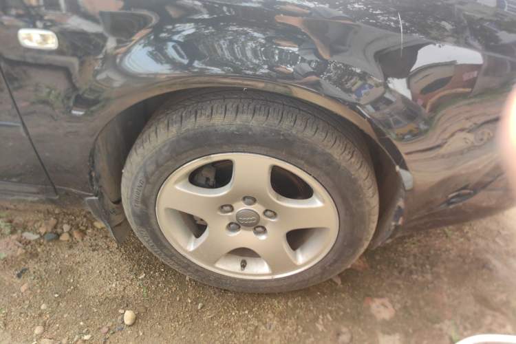 Used Audi A6 2004 1.8T manual base trim Right Front Wheel Hub