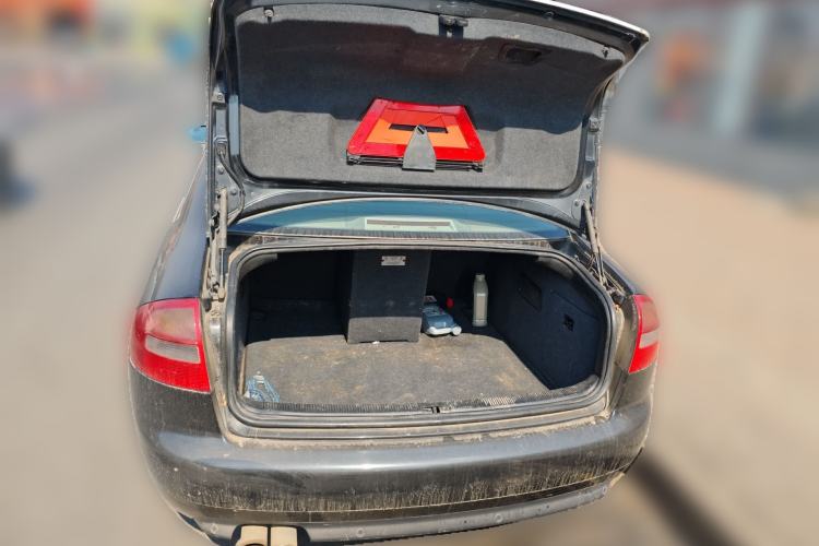 Used Audi A6 2004 2.8L Luxury Edition Trunk