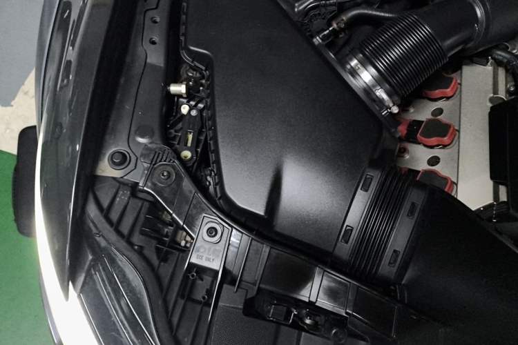 Used Audi A6 2015 3.0T allroad quattro Engine Bay Right