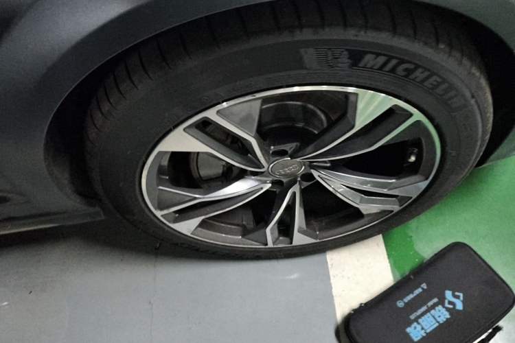 Used Audi A6 2015 3.0T allroad quattro Right Front Wheel Hub
