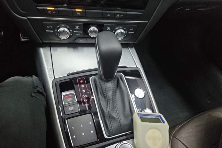 Used Audi A6 2015 3.0T allroad quattro Gear Lever